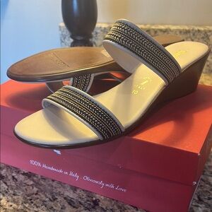 Chic Black and Cream Wedges with Comfort and Style